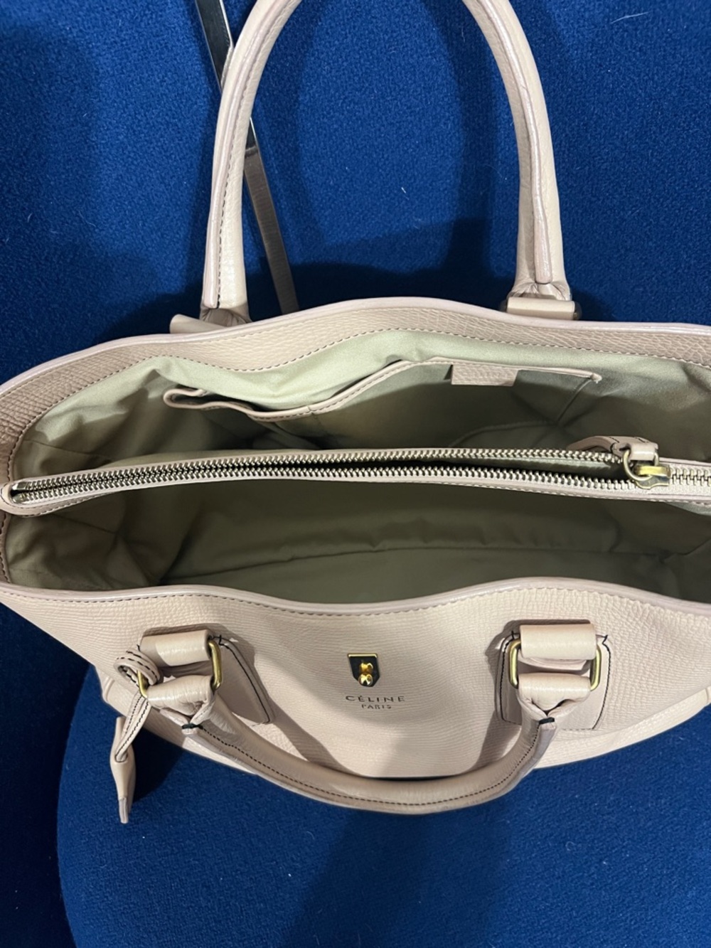 Authentic Celine Leather Tote Handbag in blush color made in italy - Picture 3 of 11